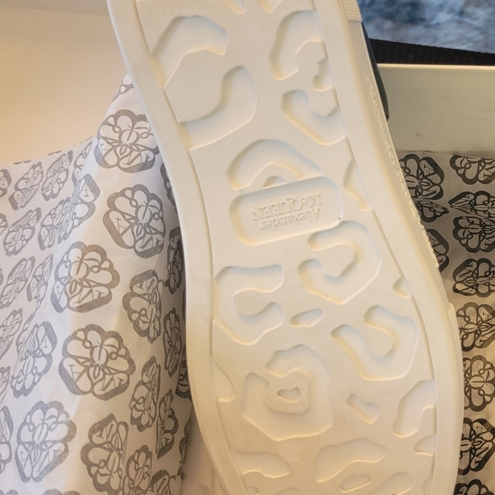 Alexander McQueen Black White Graffiti Logo Print Platform Sole Sneakers EU 43 - Picture 5 of 7
